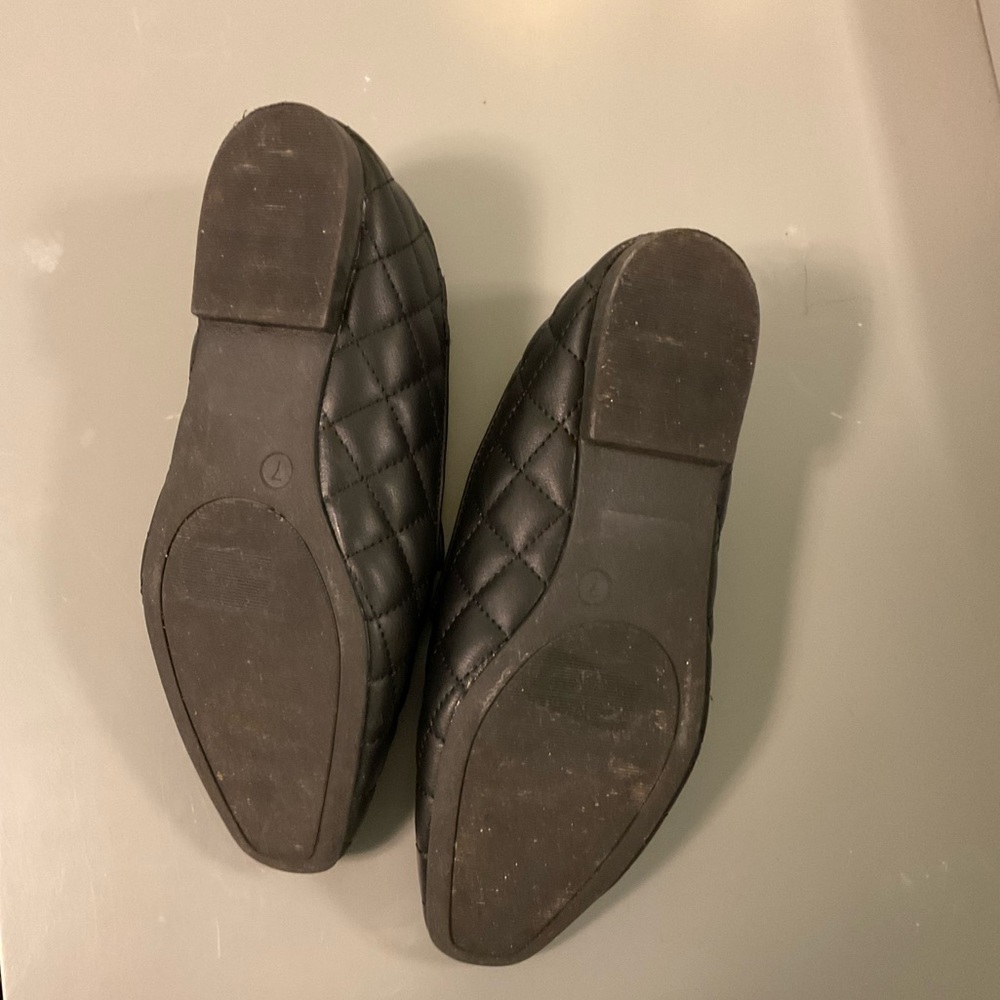 Journee Collection Women's Lavvina Quilted Black Loafer Flat Leather Shoe 🥿 - Picture 4 of 12